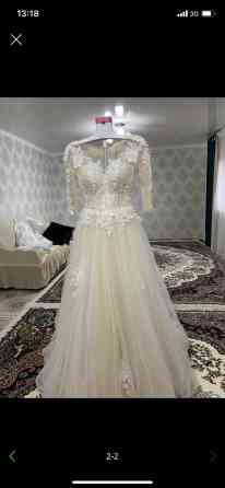 Свадебное платье, Пышная модель, 44, 46 (M), цвет - Айвори, Рукава: Три-четверти, С корсетом, Со шлейфом Бишкек