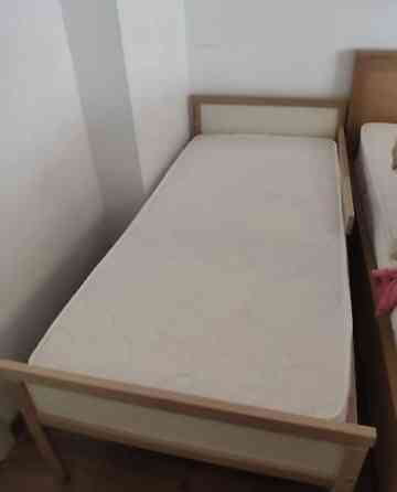 Продаю комплектом: • Кровать IKEA SNIGLAR, массив бука, размер 70×160 Бишкек
