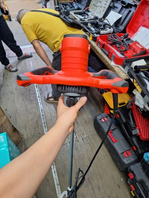 Электрический миксер-мешалка красного цвета предназначен для Бишкек - изображение 1