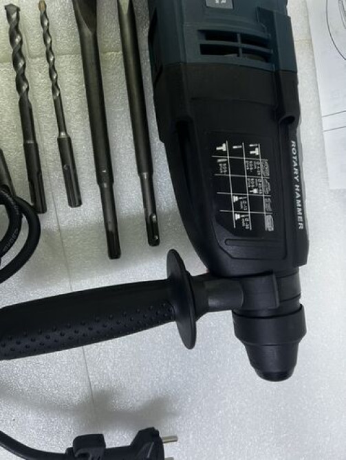 Перфоратор синего цвета с черными и красными акцентами Бишкек - сүрөт 4